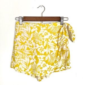 NWT Arizona Lemon Tropical Scooter Skirt Wrap Side Tie Skort Shorts Soft Yellow